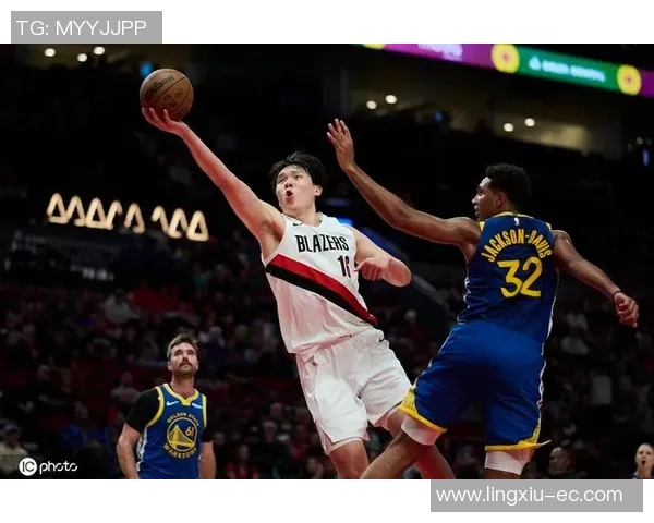 2016季后赛勇士与开拓者第五场激战回顾与精彩瞬间解析